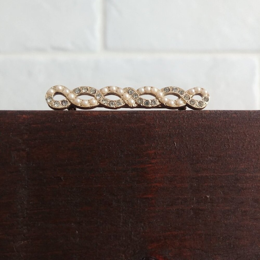 4/$20 Vintage infinity gold tone brooch pin pearl crystal stones